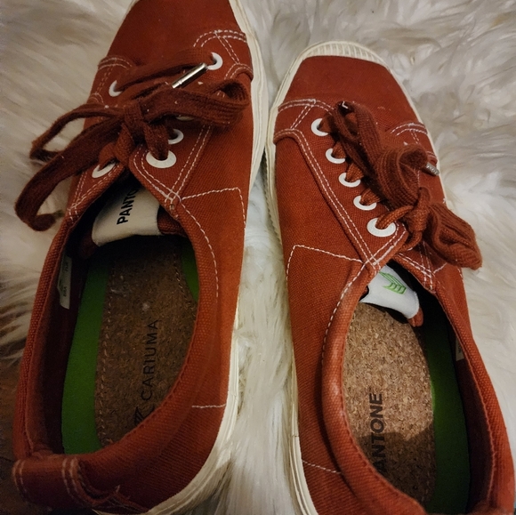 Cariuma Pantone Rust lace up sneakers 9 - Picture 2 of 14